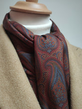Charger l&#39;image dans la galerie, Vivax by Sambrook Witting écharpe vintage double face à motif paisley en laine et soie Made in England

