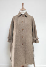 Afbeelding in Gallery-weergave laden, Aquascutum X F. Bellini manteau femme en pure laine Made in England 8 UK / 36 FR
