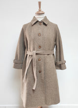 Afbeelding in Gallery-weergave laden, Aquascutum X F. Bellini manteau femme en pure laine Made in England 8 UK / 36 FR
