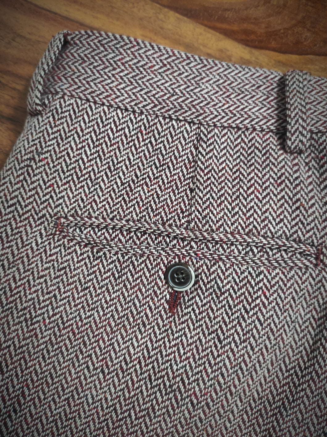 Suitsupply Soho pantalon bordeaux chevrons en laine et coton 48/M