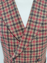 Carica l&#39;immagine nel visualizzatore di Gallery, Suitsupply gilet croisé à carreaux en laine mélangée 50
