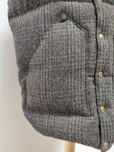 Afbeelding in Gallery-weergave laden, Rocky Mountain Feartherbed X Harris Tweed doudoune sans manches 42
