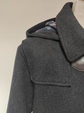 Afbeelding in Gallery-weergave laden, Brooks Brothers duffle coat  gris en laine M
