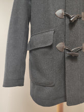 Afbeelding in Gallery-weergave laden, Brooks Brothers duffle coat  gris en laine M
