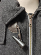 Afbeelding in Gallery-weergave laden, Brooks Brothers duffle coat  gris en laine M
