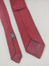 Afbeelding in Gallery-weergave laden, Cravate rouge grenadine de soie Made in France

