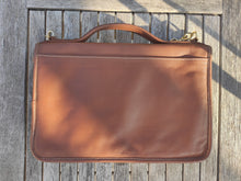 Carica l&#39;immagine nel visualizzatore di Gallery, Longchamp vintage sac à bandoulière 100% cuir
