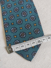 Afbeelding in Gallery-weergave laden, Drake&#39;s cravate verte en laine à motif géométrique
