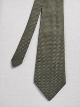 Carica l&#39;immagine nel visualizzatore di Gallery, Cravate vintage en grenadine de soie kaki
