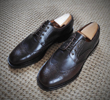 Afbeelding in Gallery-weergave laden, Velasca Milano derbies brogues  en cuir de veau lisse marron foncé 41 FR
