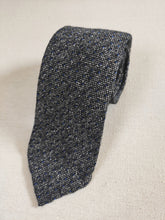Afbeelding in Gallery-weergave laden, Drake&#39;s cravate chinée à pois en laine et soie
