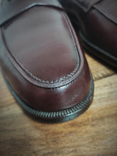 Charger l&#39;image dans la galerie, Crockett &amp; Jones mocassins burgundy Yale 8 UK/42 FR
