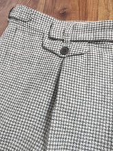 Afbeelding in Gallery-weergave laden, Suitsupply pantalon à pinces pied de poule tissu Ormezzano 54/XL
