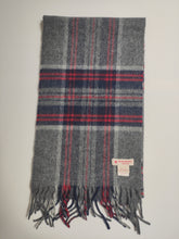 Carica l&#39;immagine nel visualizzatore di Gallery, Brooks Brothers écharpe en laine à carreaux Made in England

