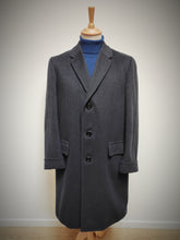 Charger l&#39;image dans la galerie, Chester Barrie X Old England pardessus vintage pure laine Made in England
