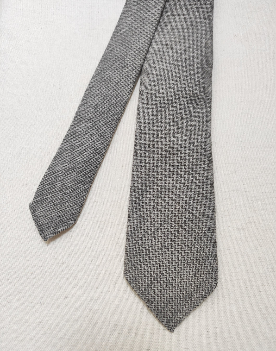 Kiton cravate en laine et cachemire à motif chevrons Made in Italy
