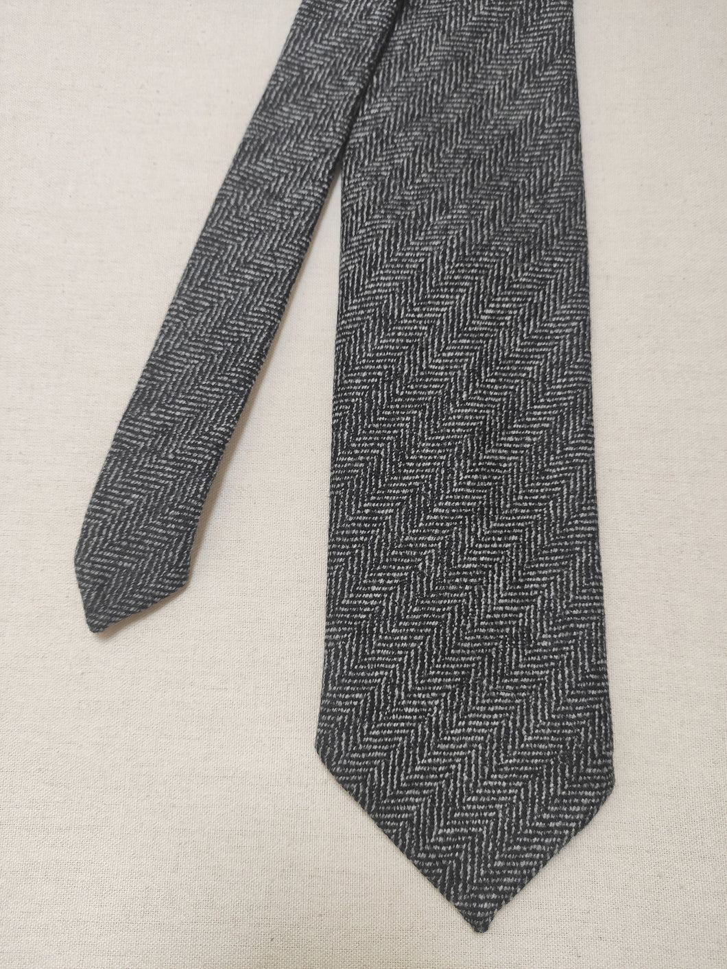 Isaïa cravate en laine à motif chevrons Made in Italy