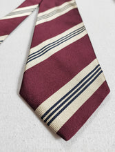 Carica l&#39;immagine nel visualizzatore di Gallery, Berteil cravate club en soie Made in England
