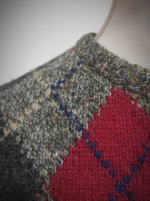 Charger l&#39;image dans la galerie, MC George pull en pure laine Shetland Made in Scotland L
