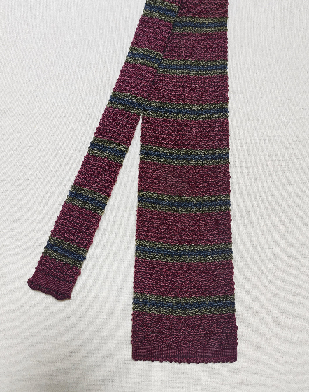 Cravate vintage à bout carré en tricot de soie Made in Italy