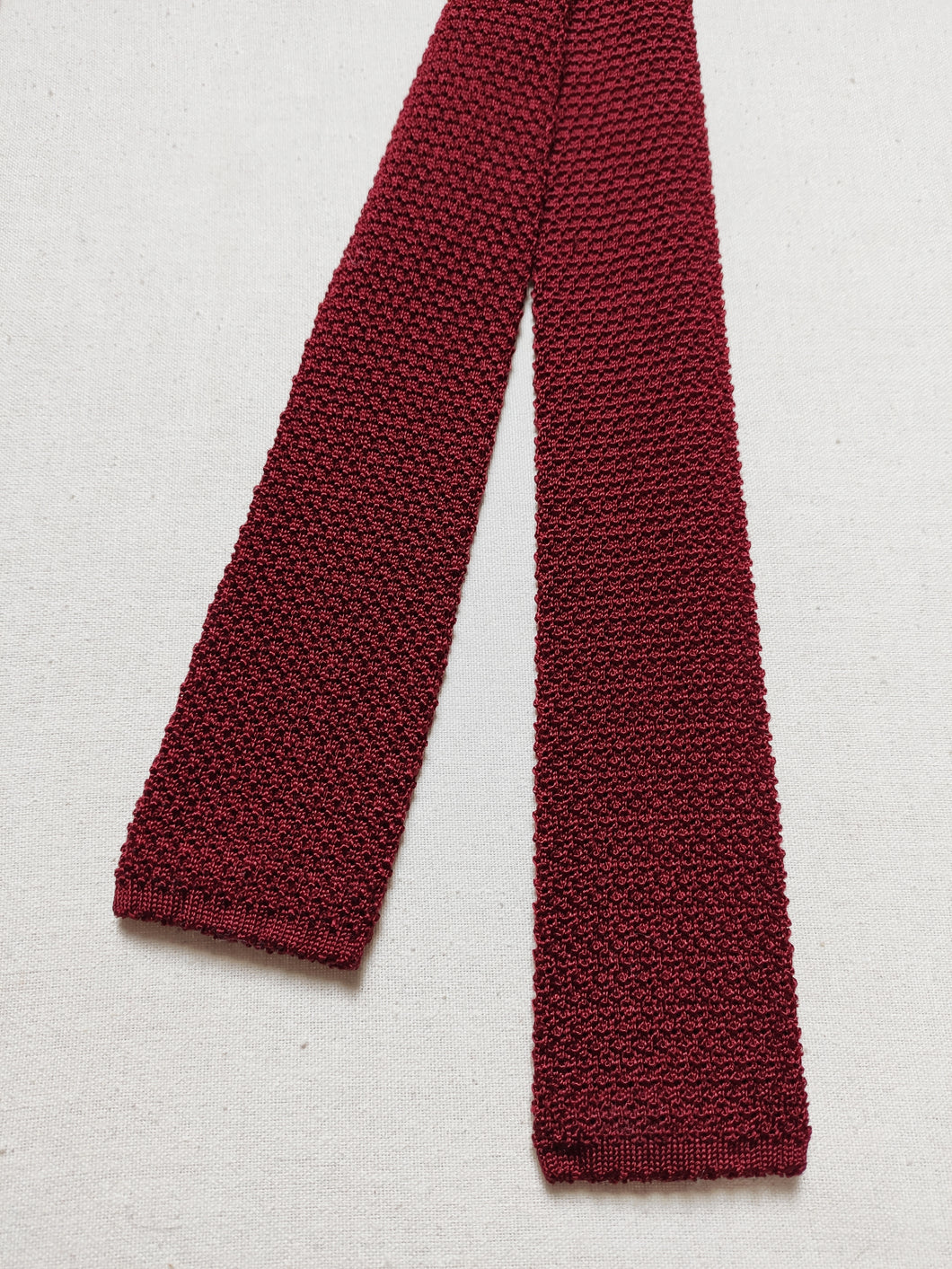 Cravate vintage rouge carmin en tricot de soie