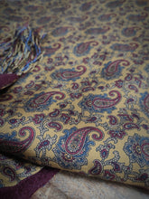 Carica l&#39;immagine nel visualizzatore di Gallery, Écharpe vintage paisley en cachemire laine et soie Made in England
