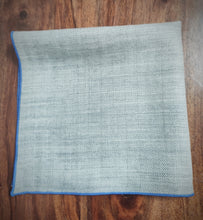 Afbeelding in Gallery-weergave laden, Hackett London pochette grise en laine et soie à chevrons
