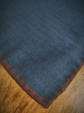 Charger l&#39;image dans la galerie, Hackett London pochette marine en laine et soie Made in Italy
