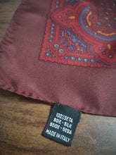 Afbeelding in Gallery-weergave laden, Pochette bordeaux vintage à motif paisley Made in Italy
