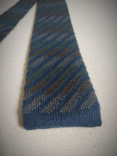 Carica l&#39;immagine nel visualizzatore di Gallery, Cravate maille vintage 100% lambswool Made in Italy
