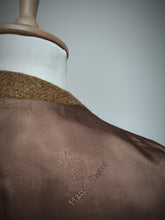 Carica l&#39;immagine nel visualizzatore di Gallery, Harris Tweed X Carl Gross gilet en pure laine vierge 56
