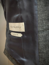 Afbeelding in Gallery-weergave laden, Suitsupply gilet de costume modèle Veneto en coton et lin 48/50
