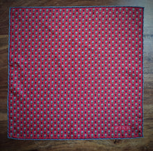 Carica l&#39;immagine nel visualizzatore di Gallery, Thomas Pink pochette rouge en pure soie à motif floral
