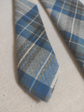 Carica l&#39;immagine nel visualizzatore di Gallery, Cravate vintage tartan en pure laine Made in Scotland
