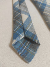 Afbeelding in Gallery-weergave laden, Cravate vintage tartan en pure laine Made in Scotland
