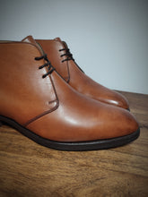 Afbeelding in Gallery-weergave laden, Edward Green chukka boots Made in England 7/7,5 UK - 41 FR
