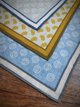 Carica l&#39;immagine nel visualizzatore di Gallery, Paul Taylor pochette jaune en lin à motif paisley Made in Italy
