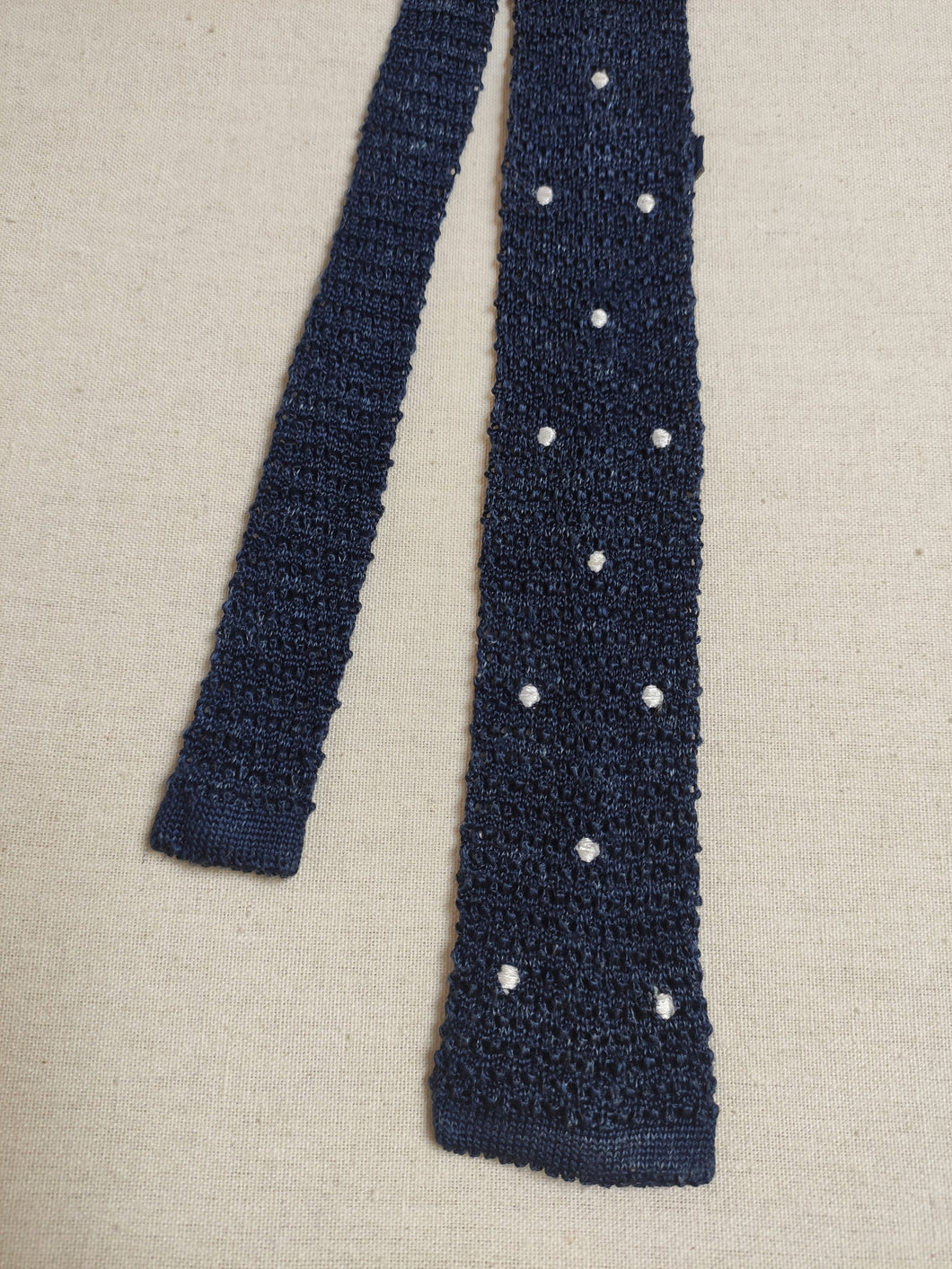 Boggi Milano cravate tricot à pois en lin et soie Made in Italy