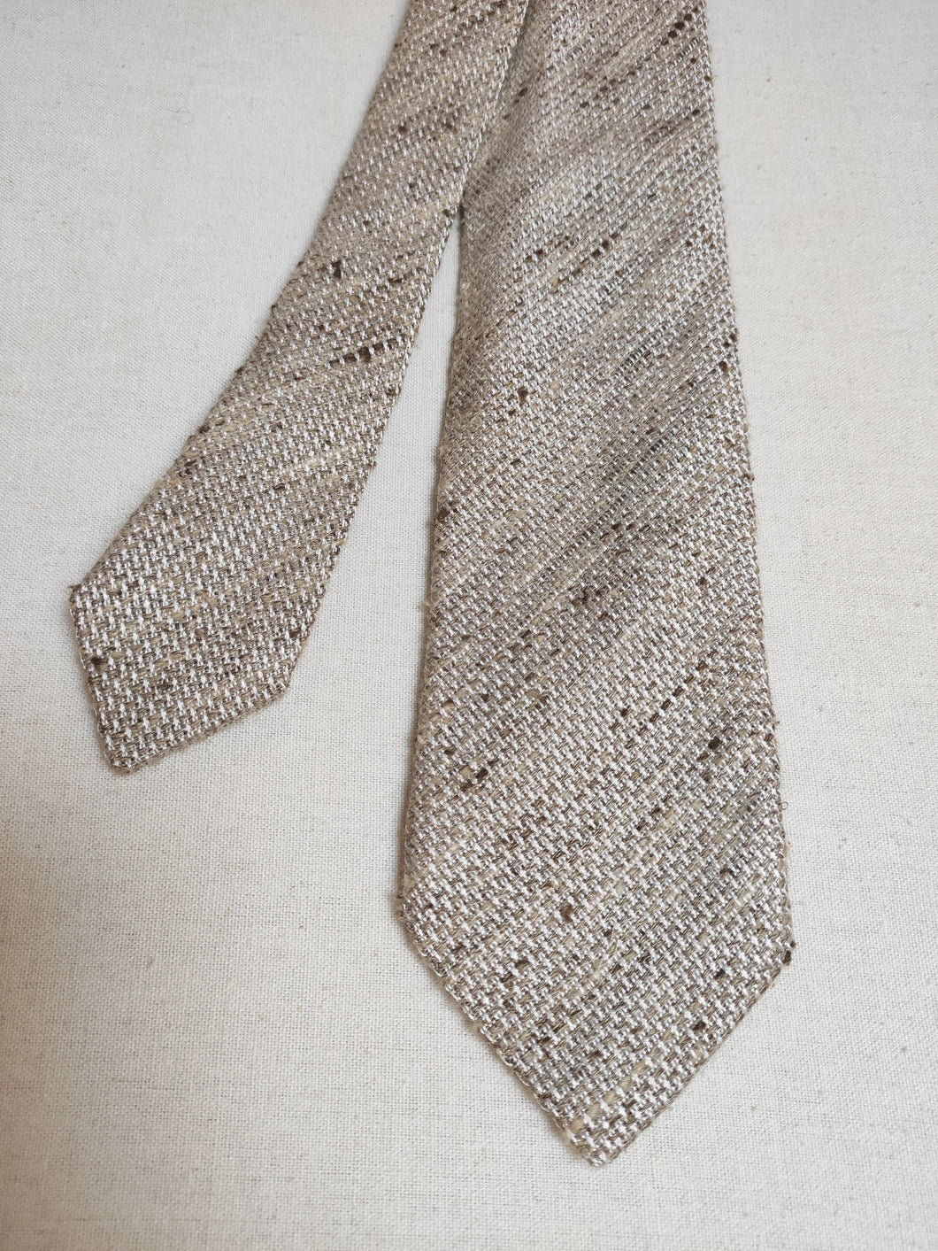 Drake's cravate beige texturée en soie Made in England