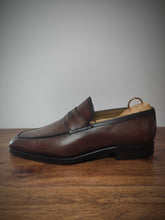 Afbeelding in Gallery-weergave laden, Stefanobi mocassins patinés en cuir lisse 9 UK/43 FR
