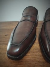 Afbeelding in Gallery-weergave laden, Stefanobi mocassins patinés en cuir lisse 9 UK/43 FR
