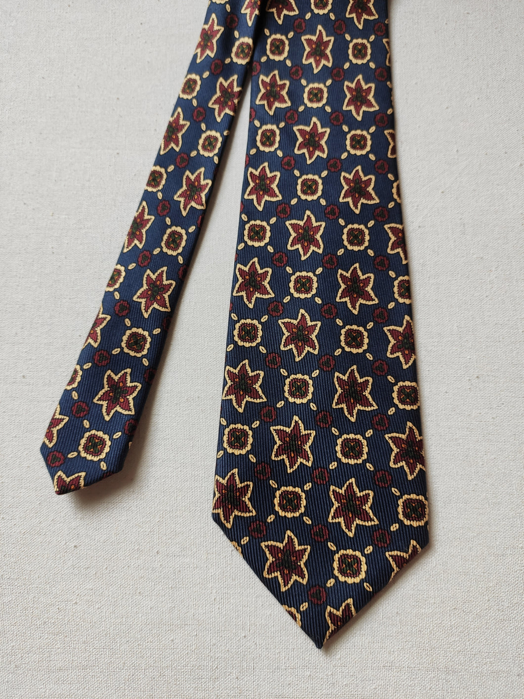Arthur & Fox cravate marine motif anis étoilé pure soie Made in Italy