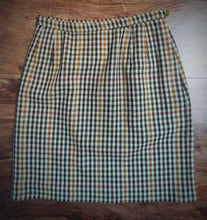 Carica l&#39;immagine nel visualizzatore di Gallery, Christian Lacroix mini jupe vintage en pure laine Made in France 34/36
