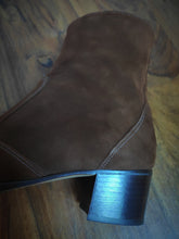 Afbeelding in Gallery-weergave laden, Walter shoes bottines femme veau velours marron brun cigare 38
