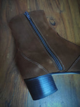 Afbeelding in Gallery-weergave laden, Walter shoes bottines femme veau velours marron brun cigare 38
