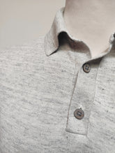 Charger l&#39;image dans la galerie, Suitsupply polo gris clair en coton et lin S
