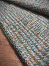 Charger l&#39;image dans la galerie, W. Bill Ltd écharpe tweed double face en laine Made in Great Britain
