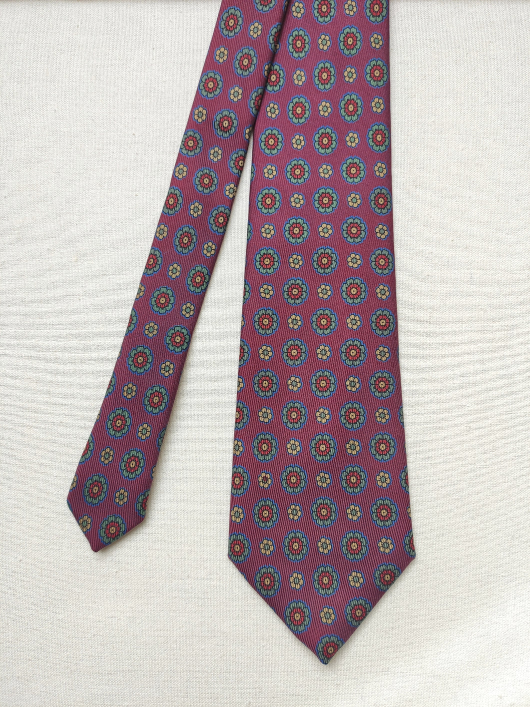 Hill & Drake cravate en soie à motif floral Made in England