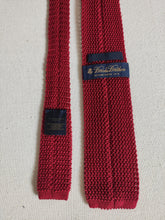 Afbeelding in Gallery-weergave laden, Brooks Brothers cravate rouge en tricot de soie Made in Italy
