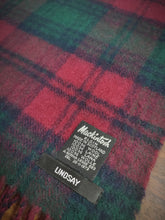Carica l&#39;immagine nel visualizzatore di Gallery, Mackintosh écharpe à carreaux en laine Made in Scotland
